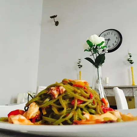 Bed & Breakfast Restaurant *